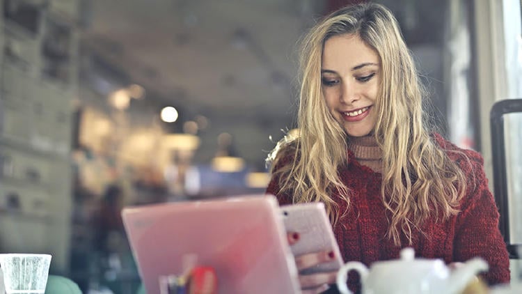 chica movil mano chica movil mano