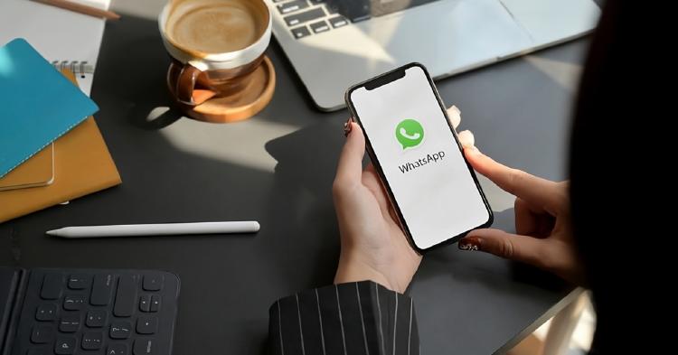 whatsapp-en-el-movil whatsapp-en-el-movil