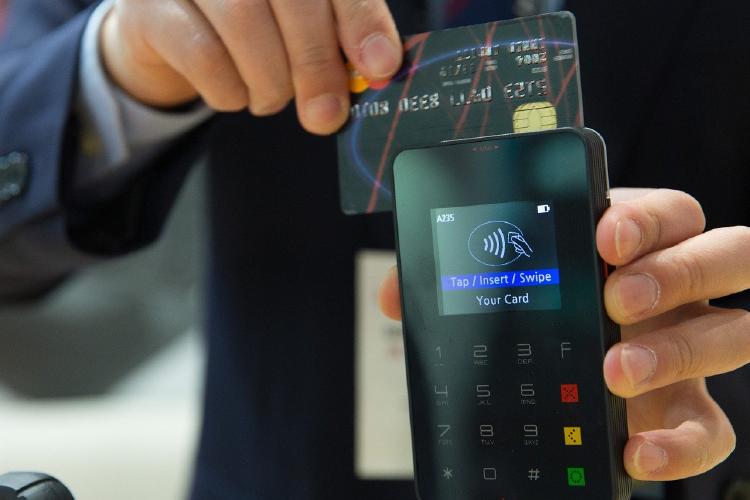 credit-card-1730085_1280 pago con tarjeta de crédito