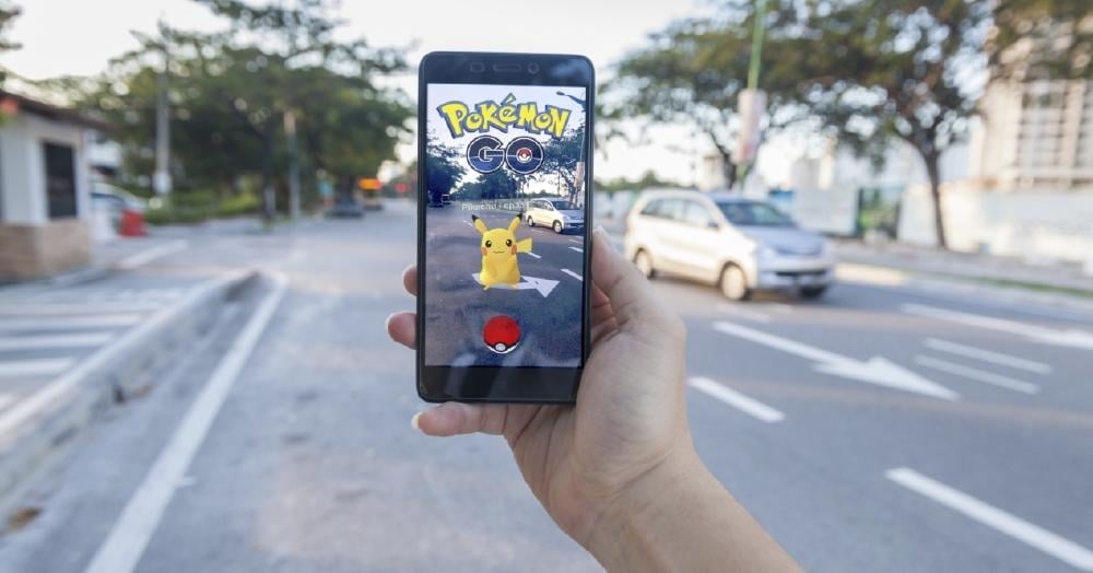 jugando a pokemon go