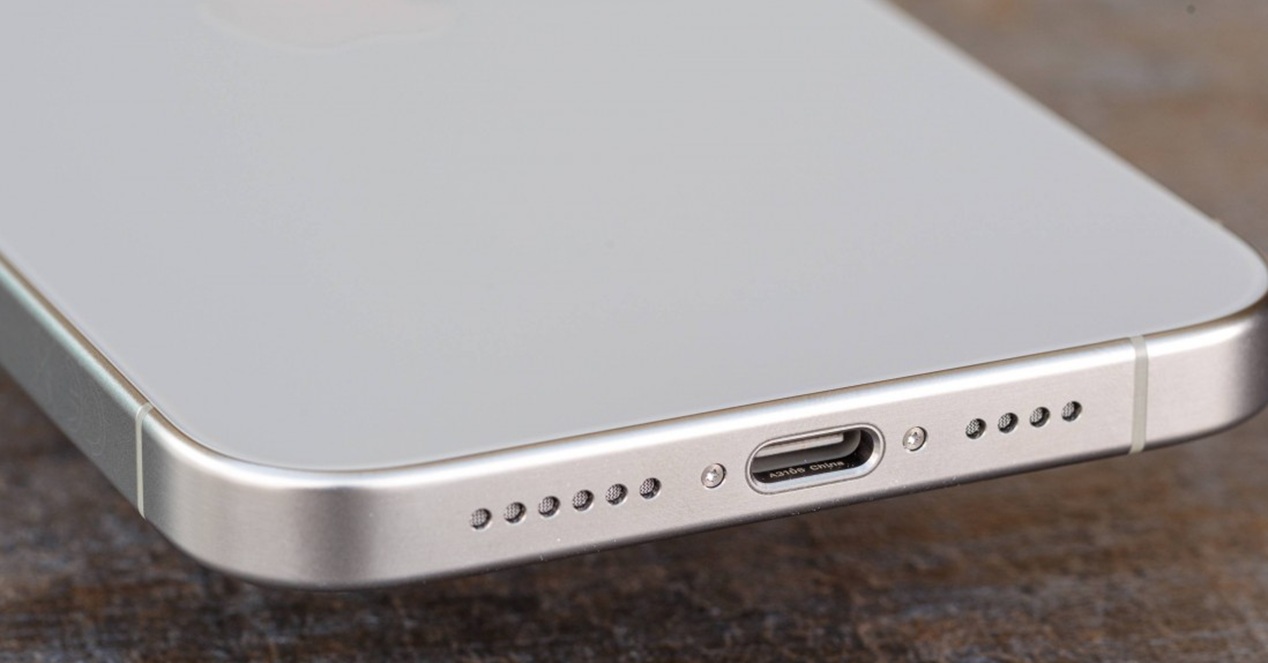altavoz iPhone 15