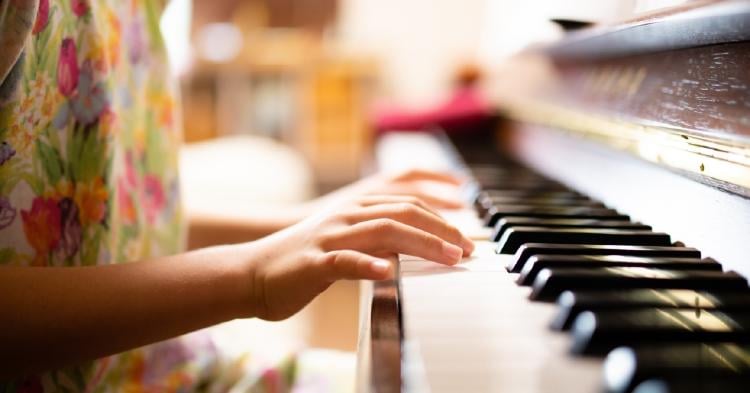 tocar el piano tocar el piano