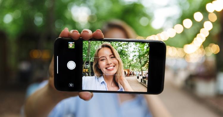iPhone selfie iPhone selfie