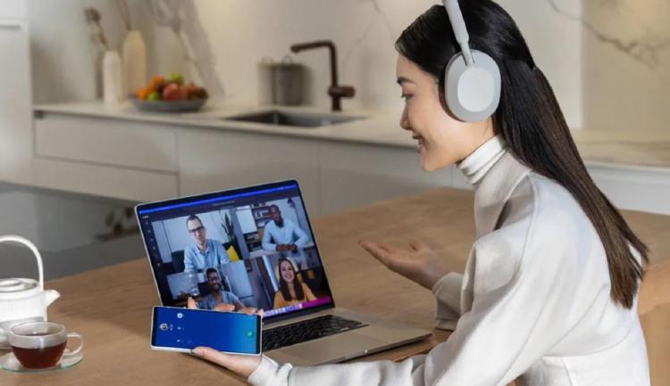 uso de auriculares en el trabajo uso de auriculares en el trabajo