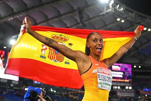 ana-peleteiro-celebrando-su-victoria-en-roma ana-peleteiro-celebrando