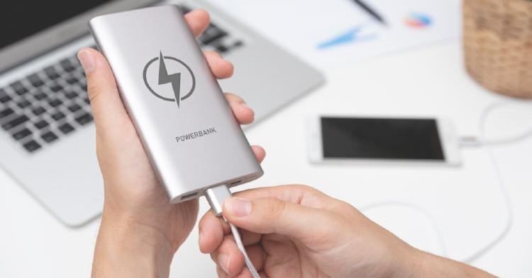 powerbank cargando powerbank cargando