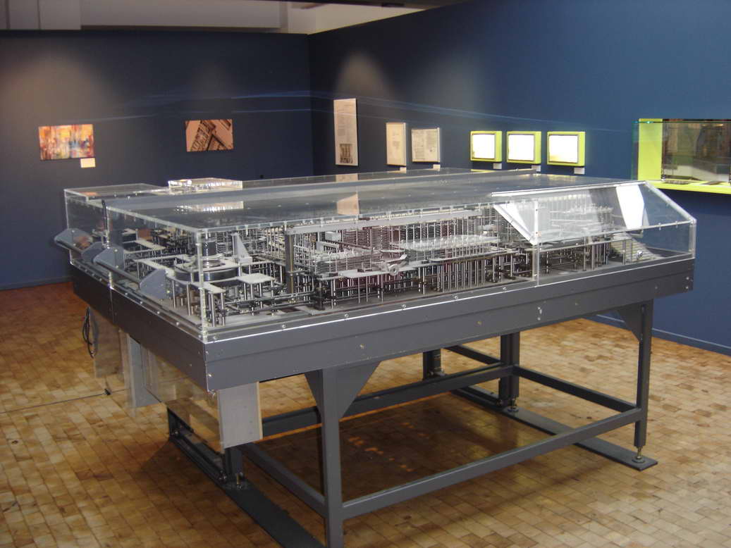 R&eacute;plica de la Z1 en el Museo Alem&aacute;n de la Tecnolog&iacute;a de Berl&iacute;n.