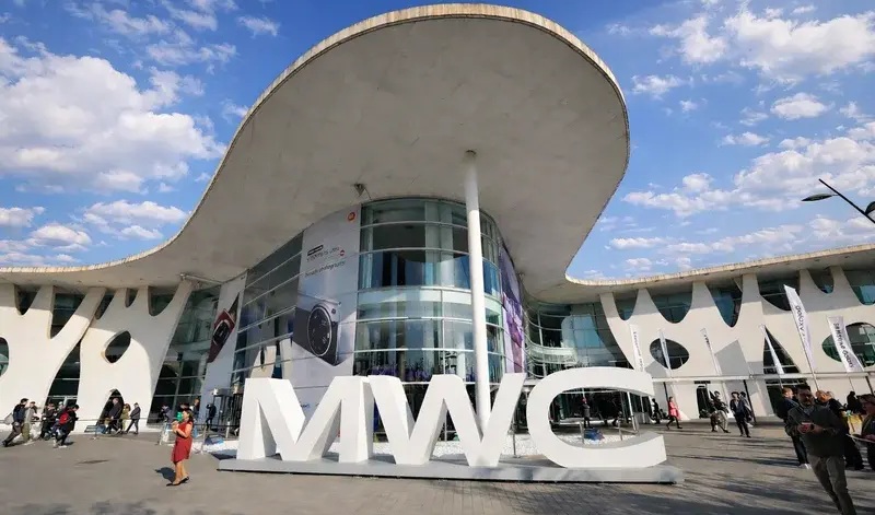 mwc_barcelona_exterior_sky_800x533
