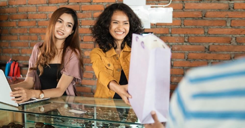 clientes en una tienda
