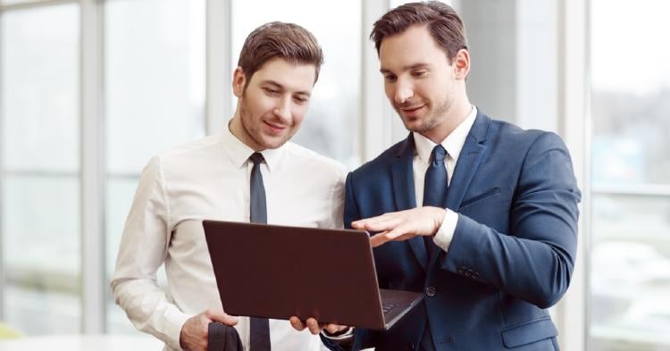 dos socios en una empresa dos socios en una empresa
