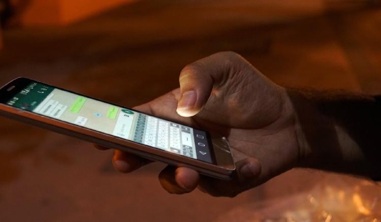 movil en mano movil en mano