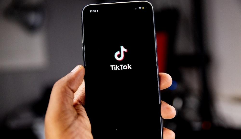 tiktok logo movil negro