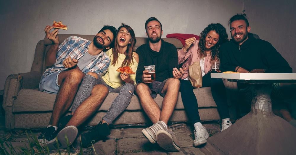 viendo la tele en verano