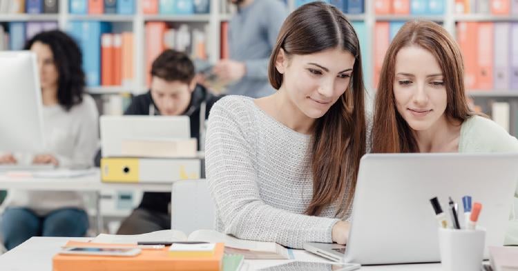chicas estudidando chicas estudidando